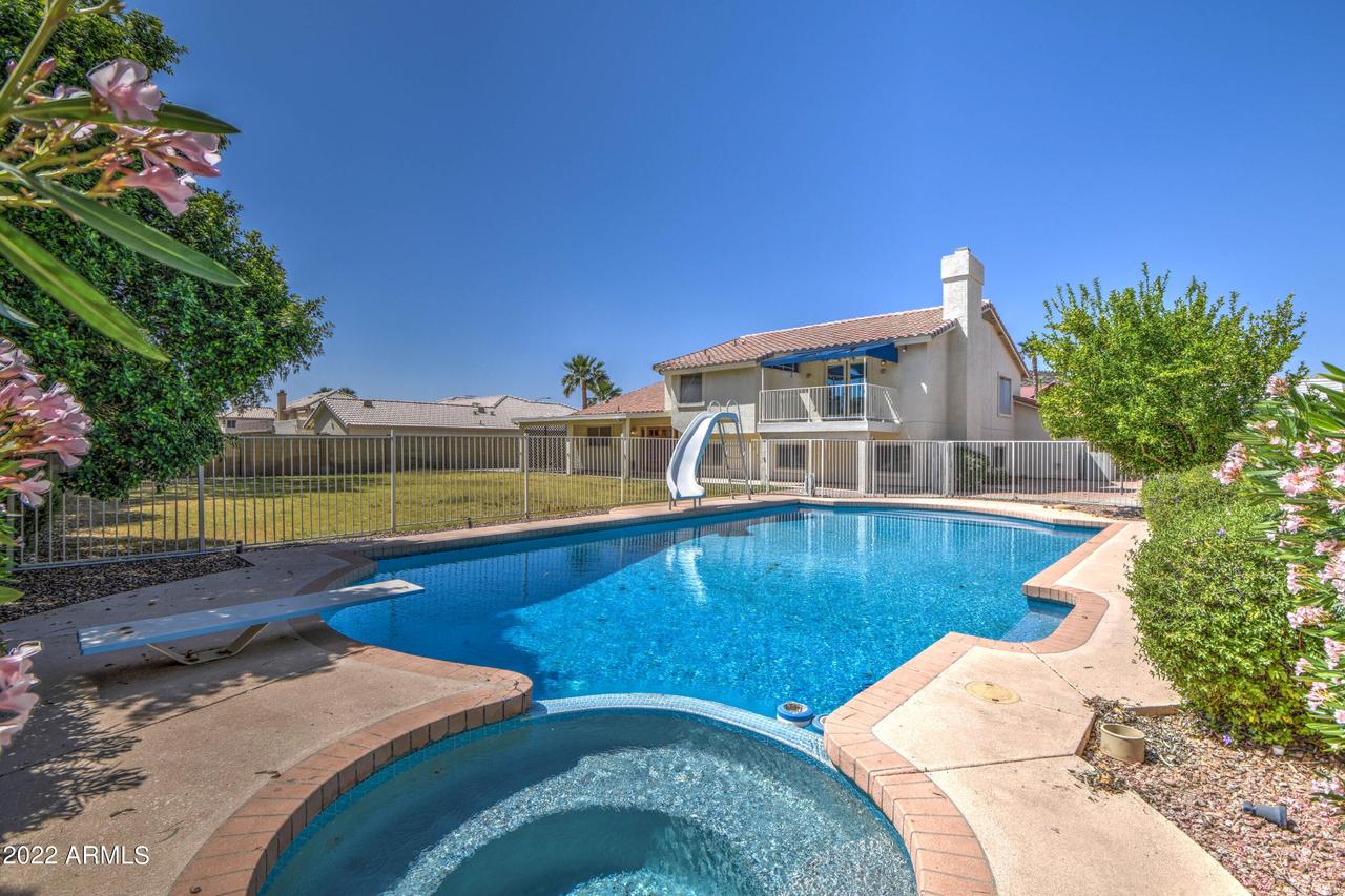 5601 W Saguaro Park Ln., Glendale, AZ 85310