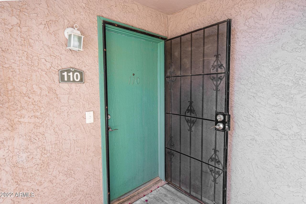 623 W Guadalupe Rd. #110, Mesa, AZ 85210