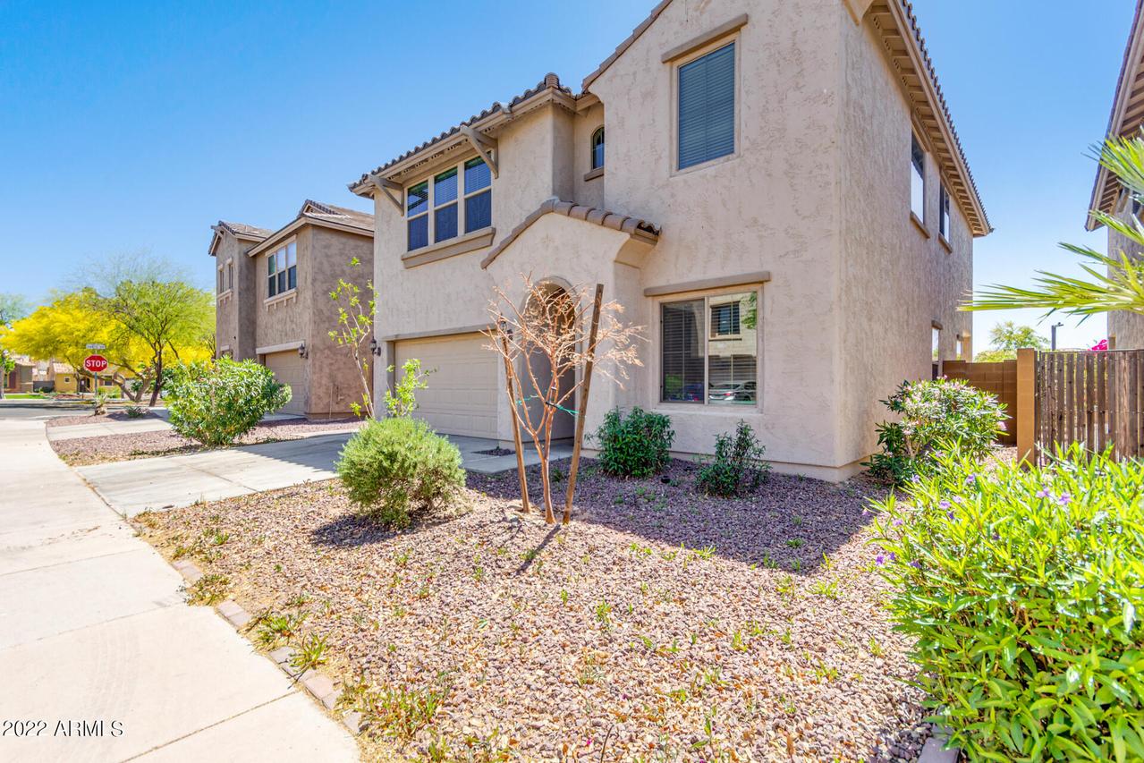 2027 W Monte Cristo Ave., Phoenix, AZ 85023