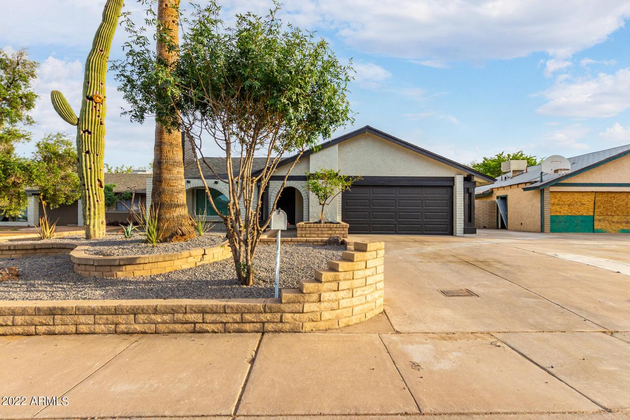 4007 E Apollo Rd., Phoenix, AZ 85042