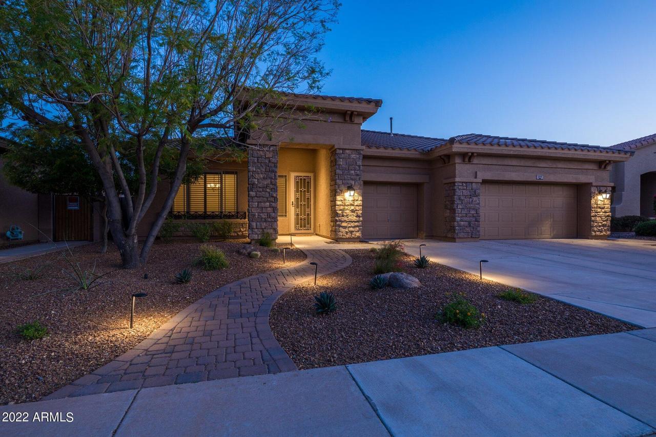 2019 W Spur Dr., Phoenix, AZ 85085