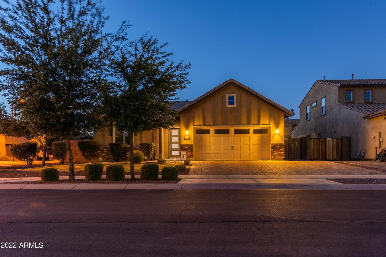 16270 W Cameron Dr., Surprise, AZ 85379