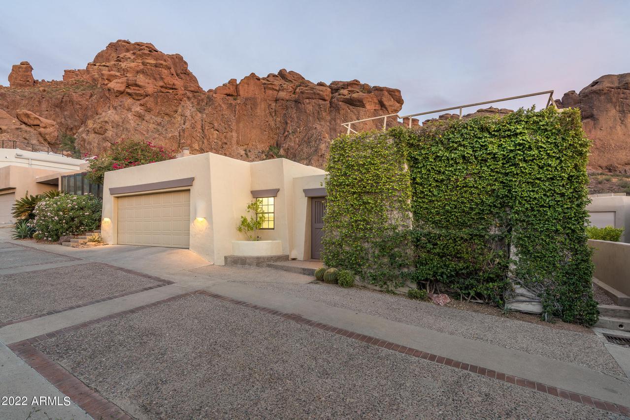 5771 N Echo Canyon Cir., Phoenix, AZ 85018