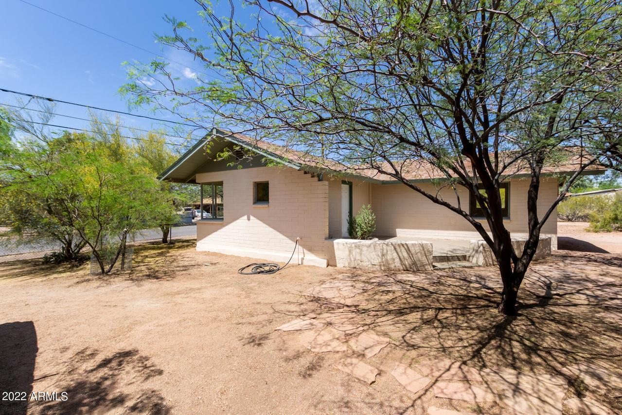 153 S Ocotillo Dr., Apache Junction, AZ 85120
