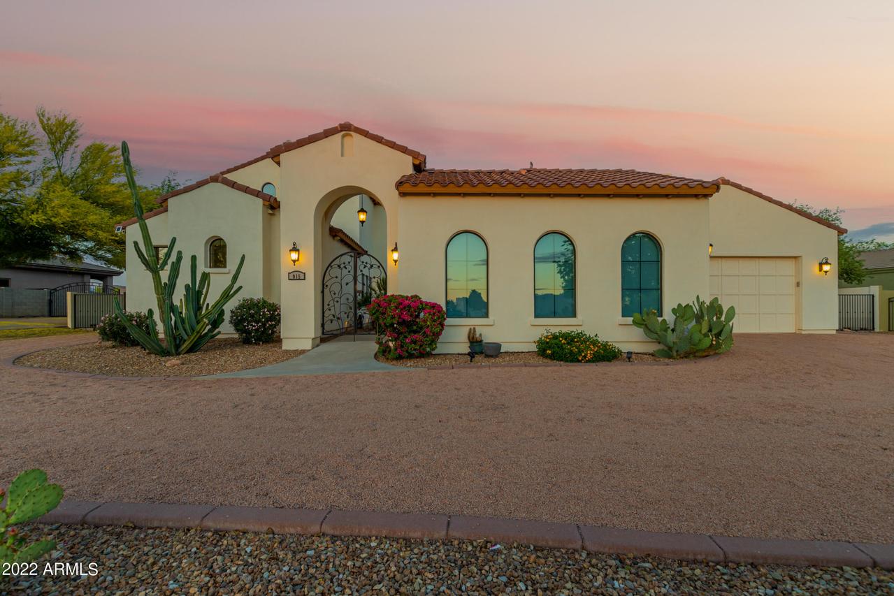 915 N 111th St., Mesa, AZ 85207
