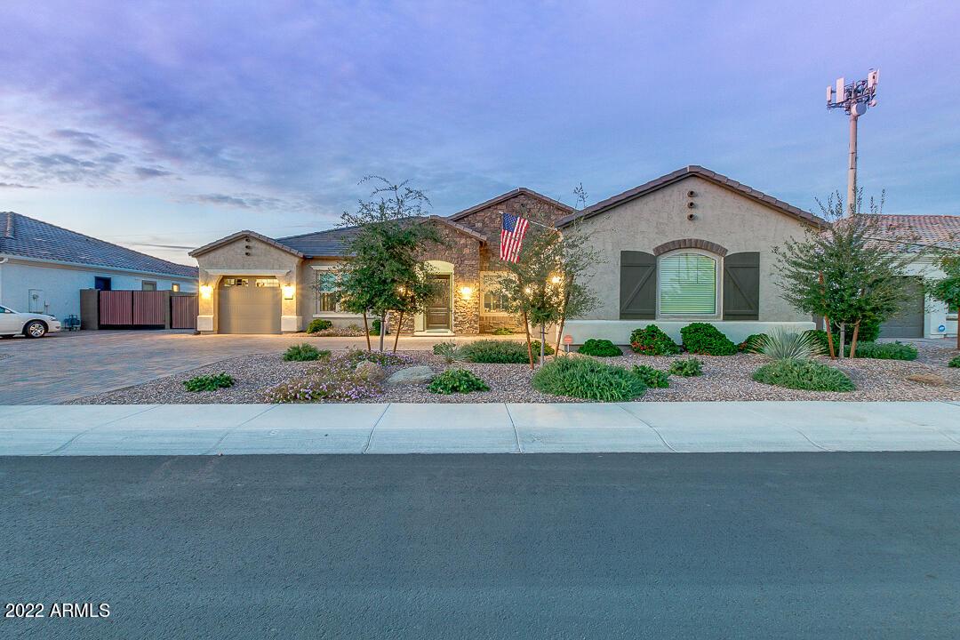 3570 E Aquarius Pl., Chandler, AZ 85249