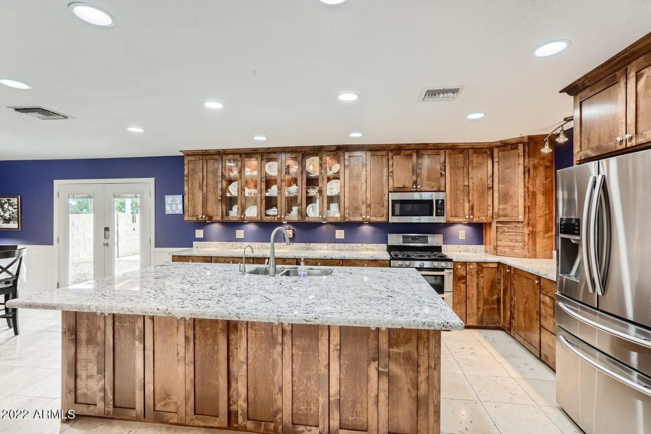 2427 W Sweetwater Ave., Phoenix, AZ 85029