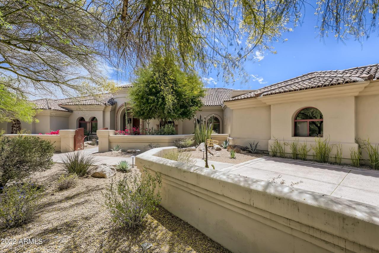 3731 E Mission Ln., Phoenix, AZ 85028