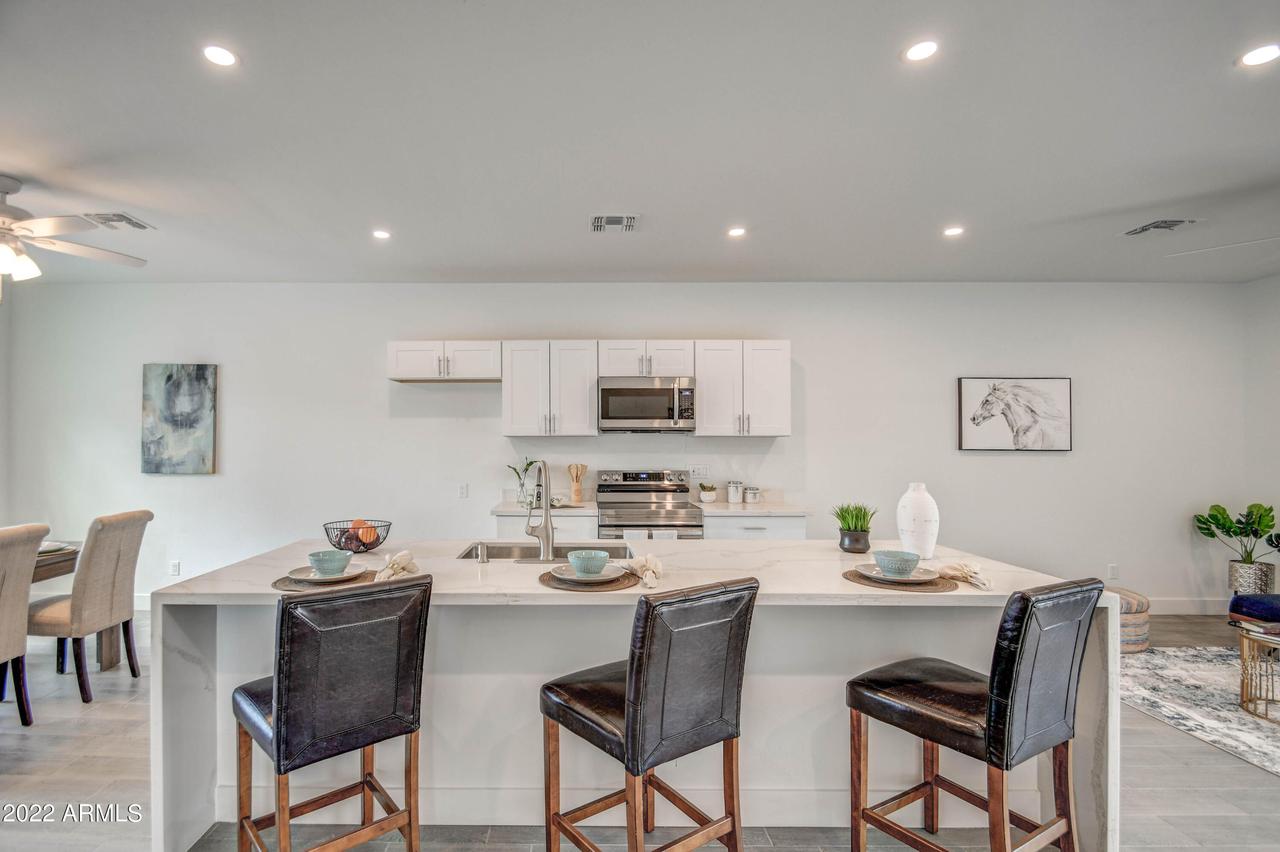 2640 E Beverly Ln., Phoenix, AZ 85032