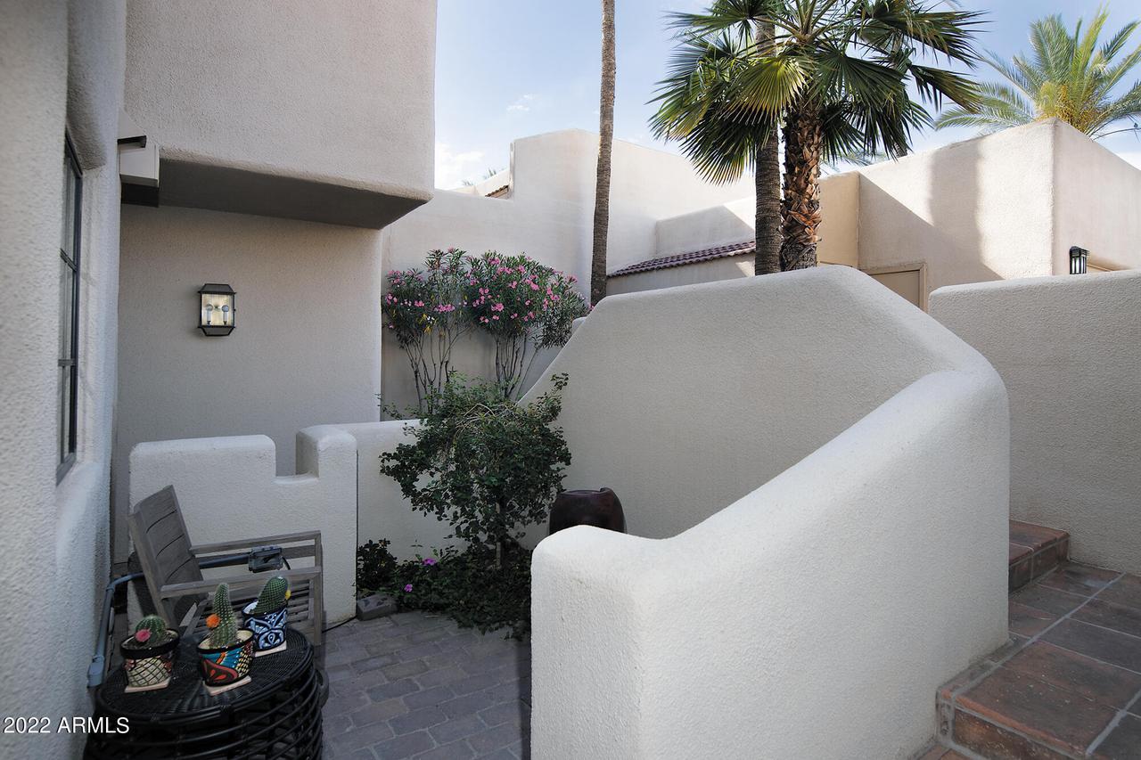 2927 E Rose Ln., Phoenix, AZ 85016
