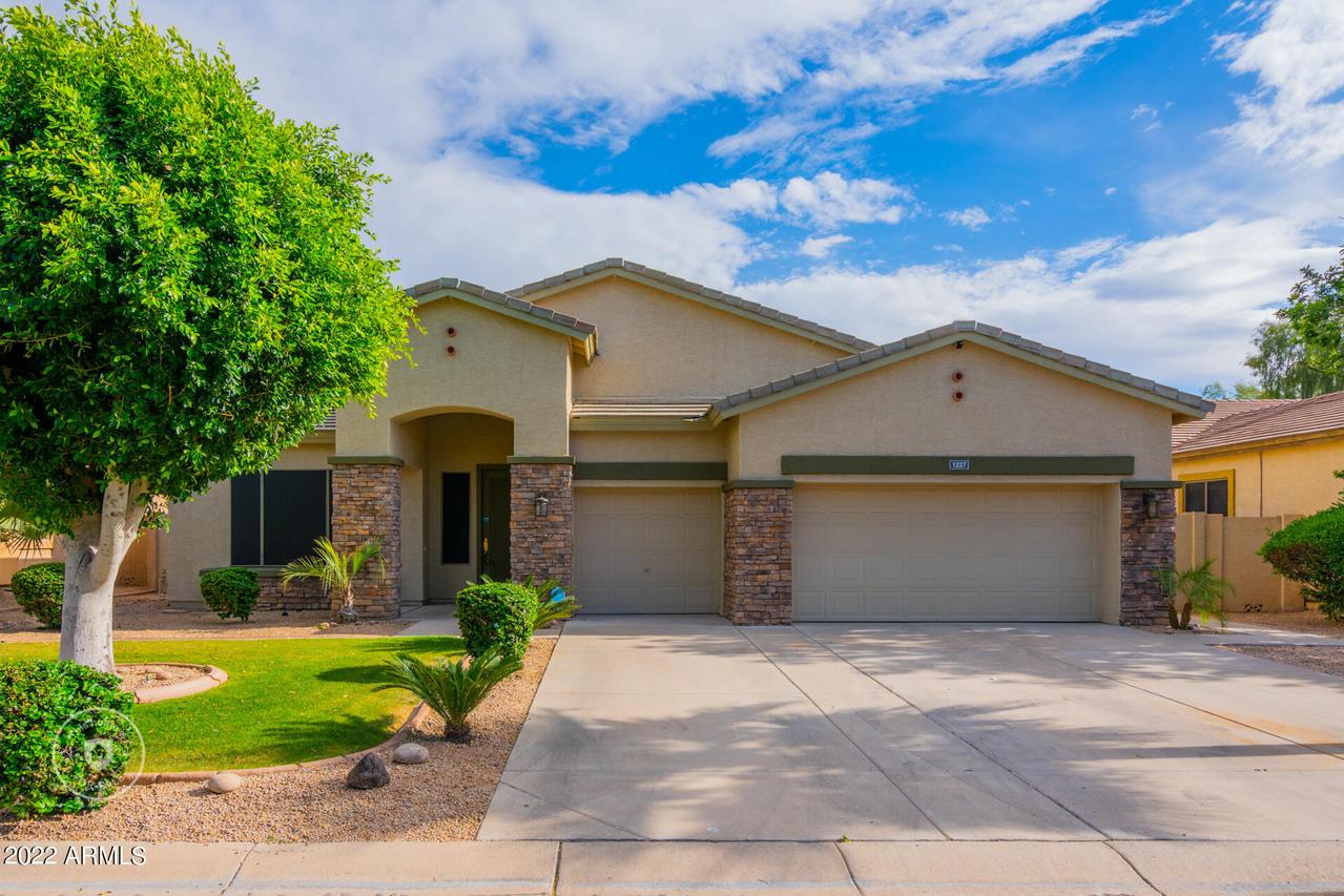 1227 E Kramer Cir., Mesa, AZ 85203