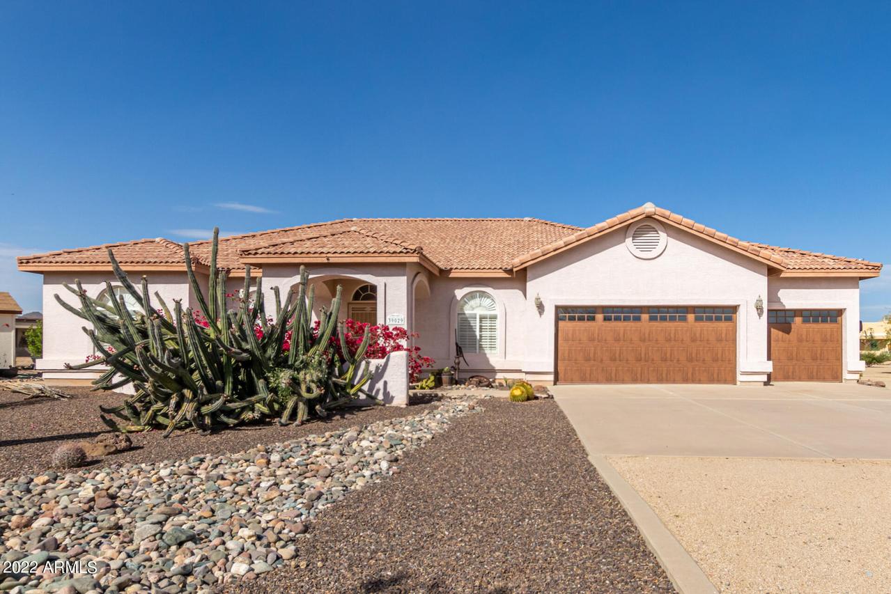39029 N 21st Ave., Phoenix, AZ 85086