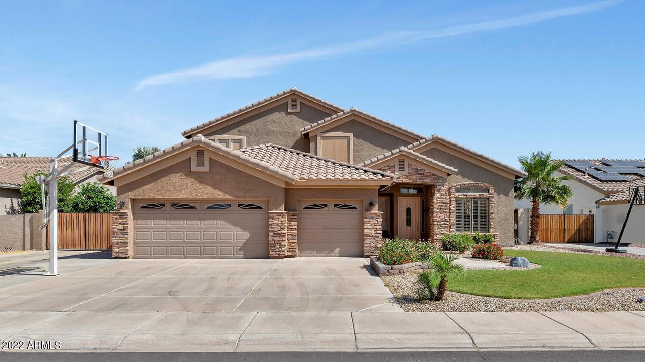 8016 W Robin Ln., Peoria, AZ 85383