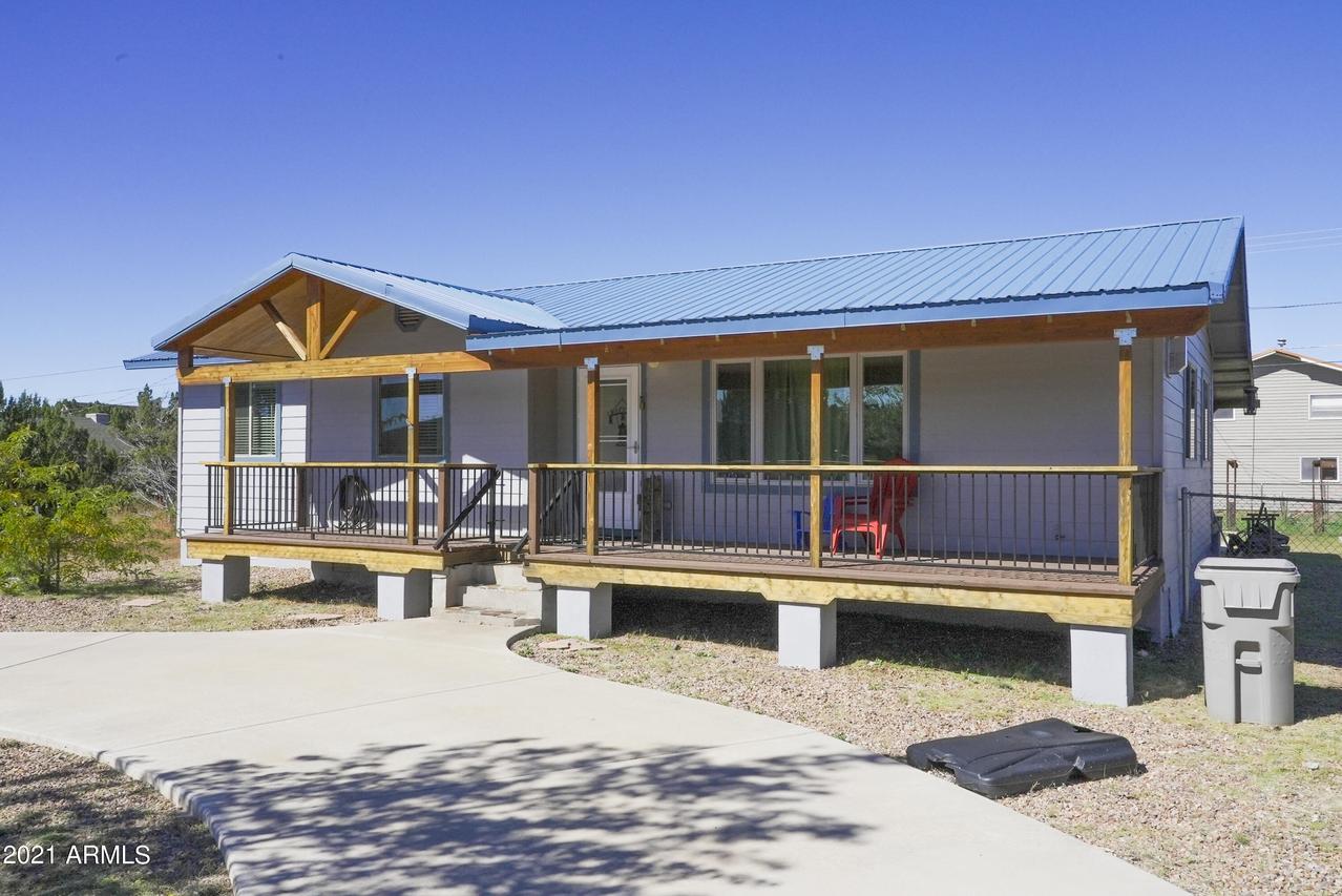 8346 Rainbow Dr., Show Low, AZ 85901
