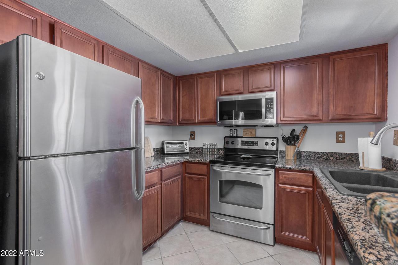 5757 W Eugie Ave. #2030, Glendale, AZ 85304