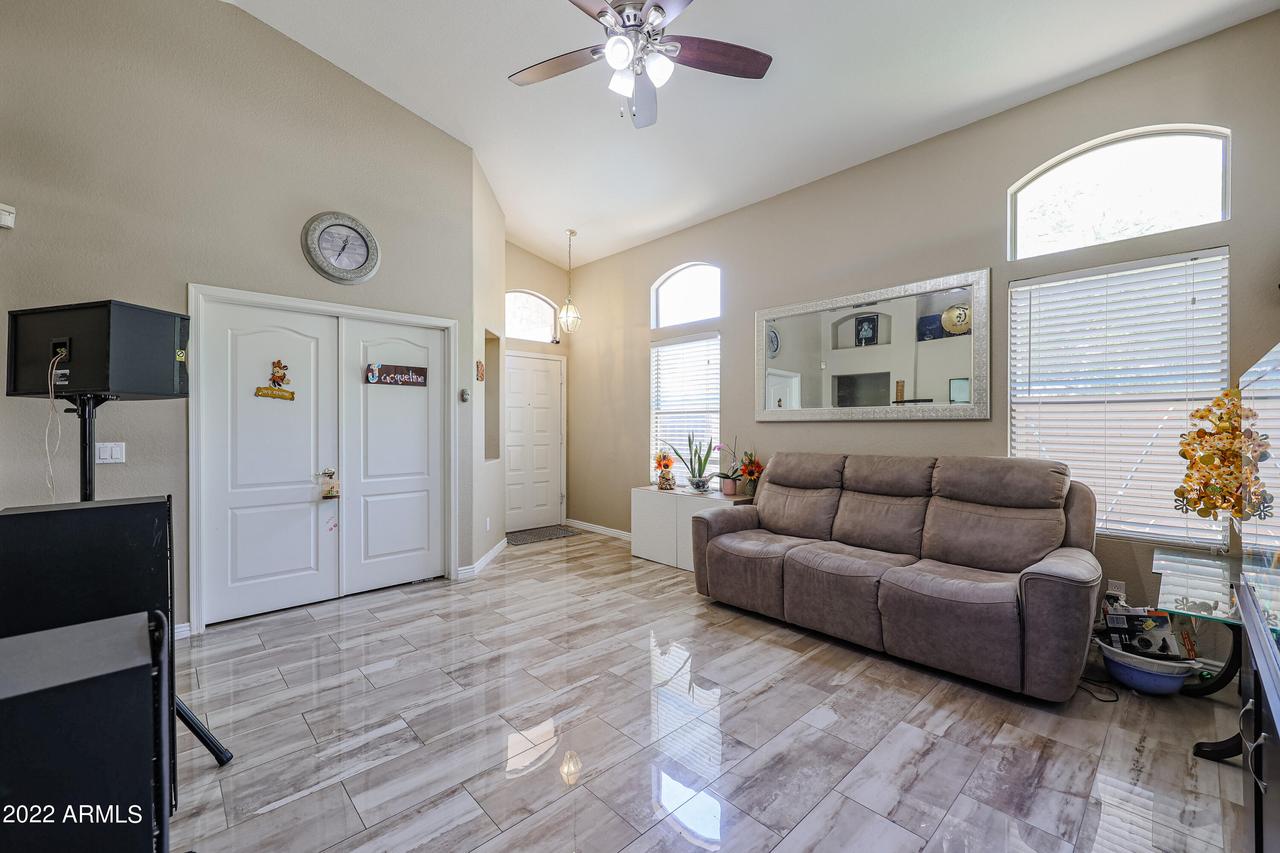 734 E Saddle Dr., Chandler, AZ 85225