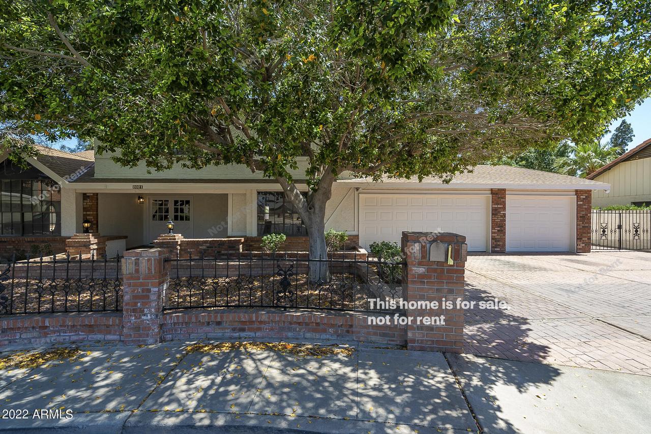 2021 W Natal Cir., Mesa, AZ 85202