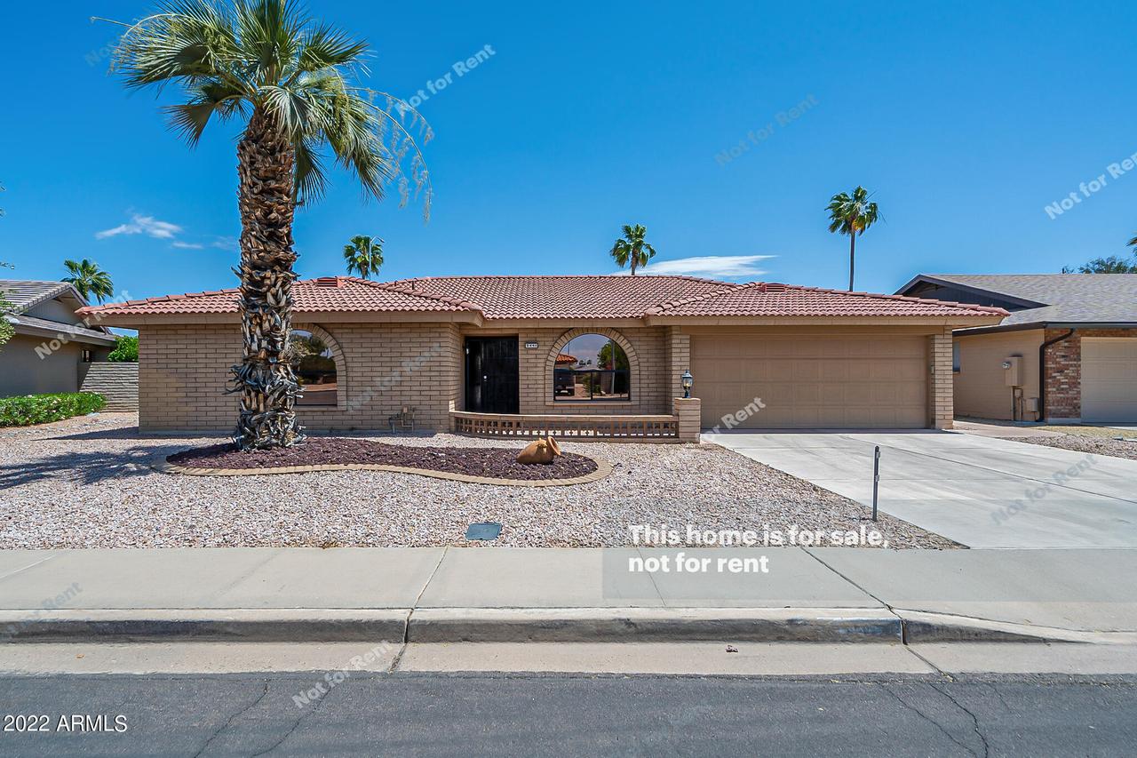 2441 S Honeysuckle Cir., Mesa, AZ 85208