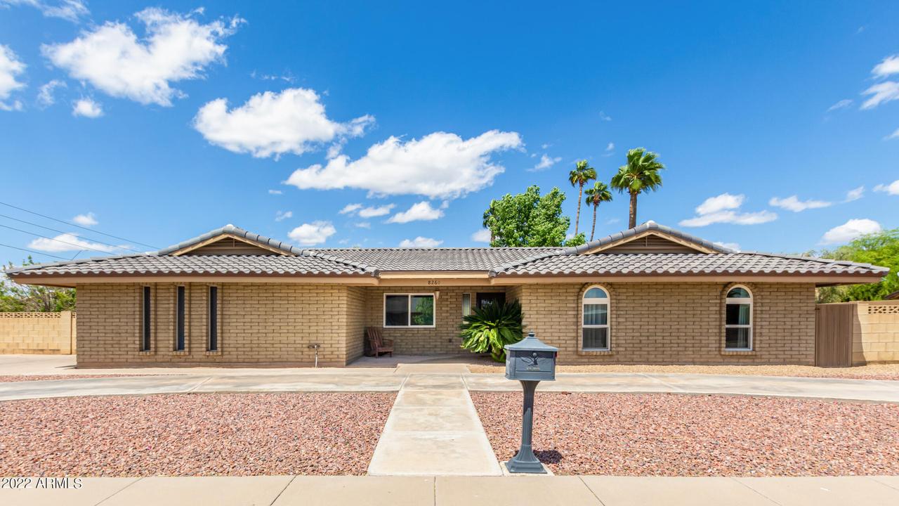 8260 W Leyva Ln., Peoria, AZ 85345