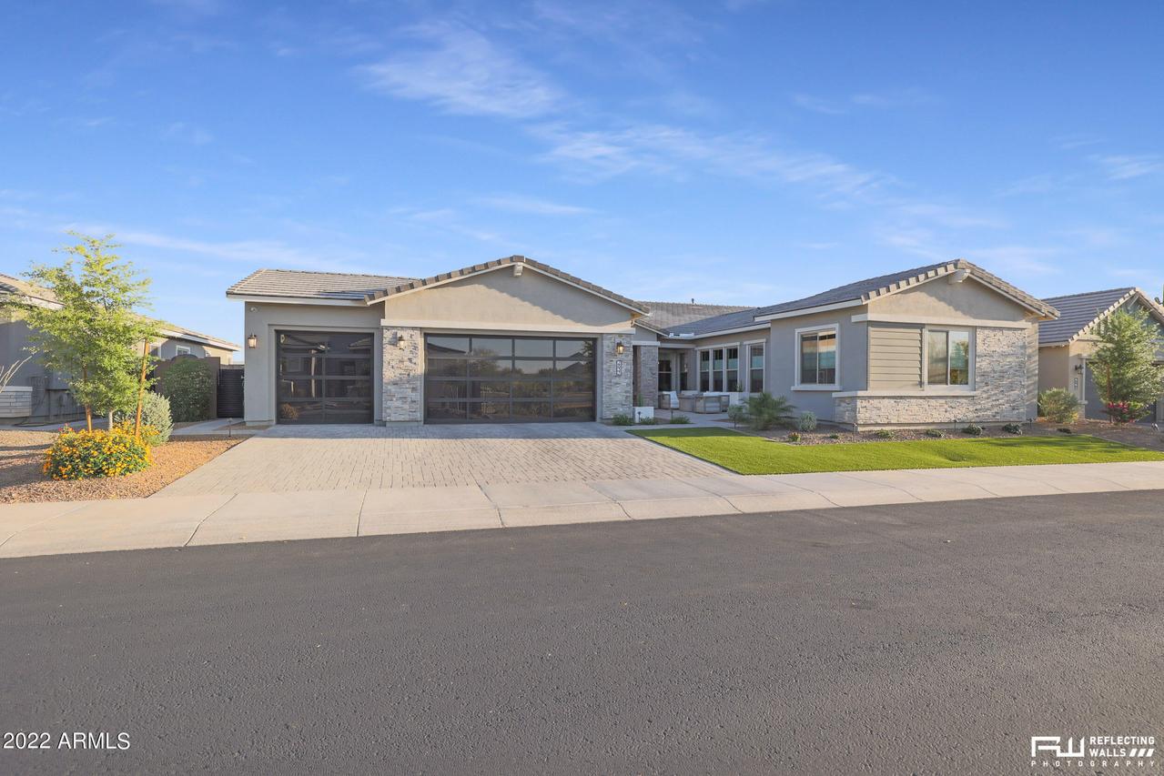 2837 E Cashman Dr., Phoenix, AZ 85050