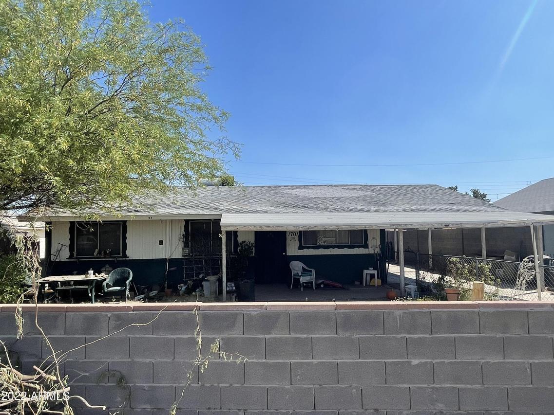 1701 E Warner St., Phoenix, AZ 85040