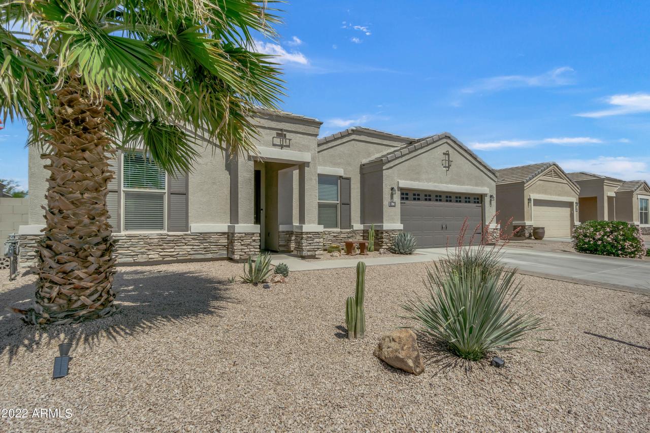 784 W Brangus Way, San Tan Valley, AZ 85143
