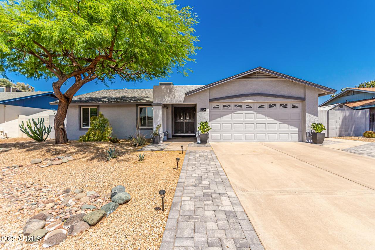 2520 W Surrey Ave., Phoenix, AZ 85029