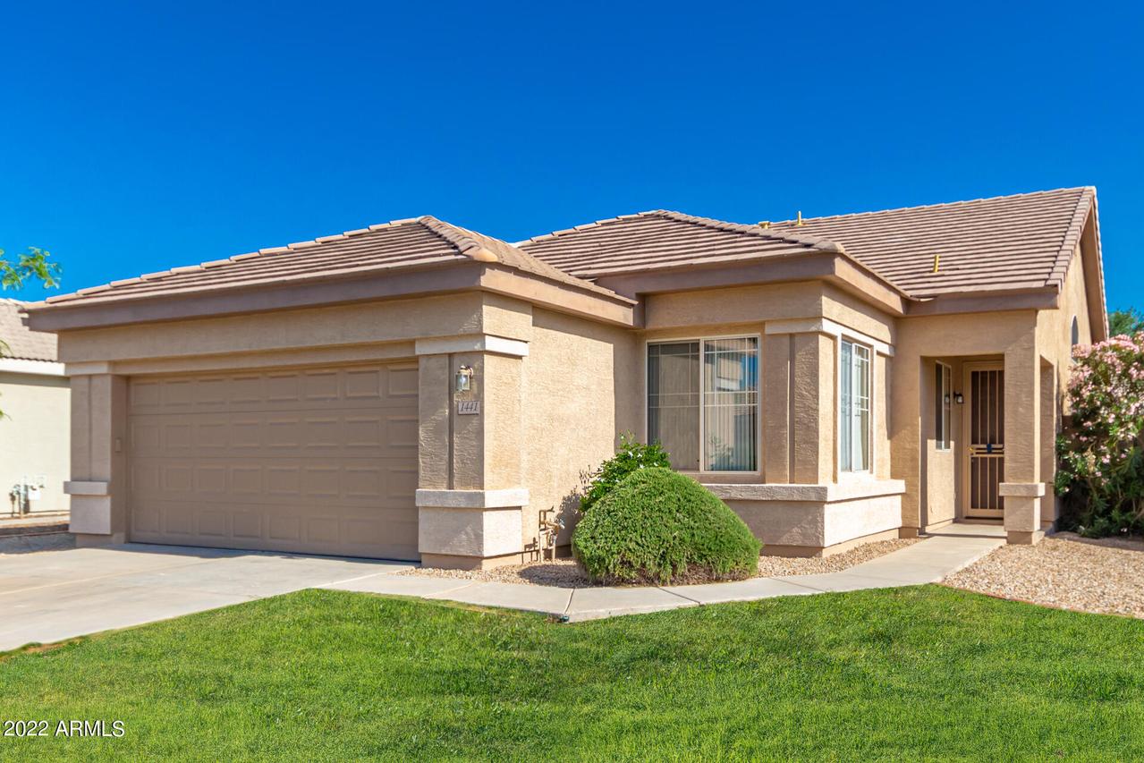 1441 W Armstrong Way, Chandler, AZ 85248