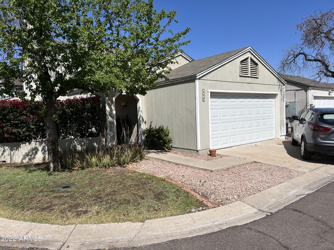 7038 S 42nd St., Phoenix, AZ 85042