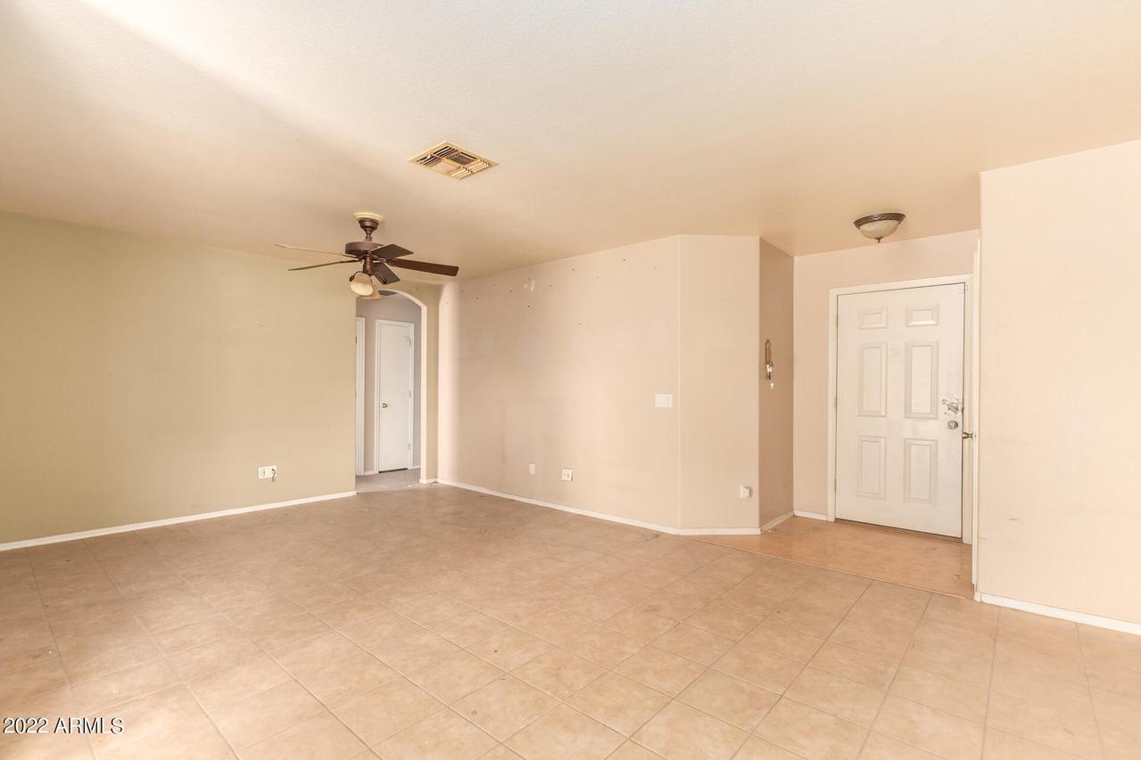 21823 N 35th Dr., Glendale, AZ 85310