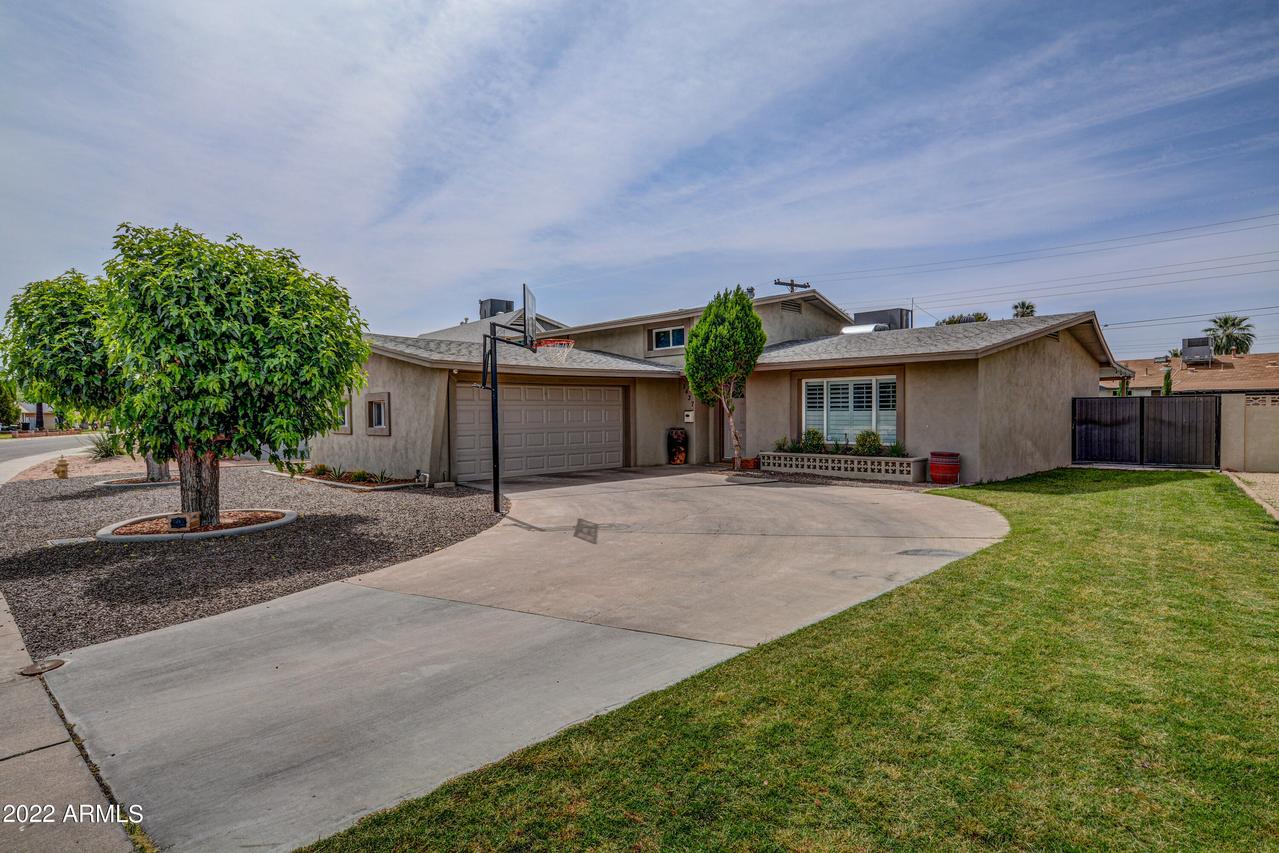 8437 E Bonnie Rose Ave., Scottsdale, AZ 85250