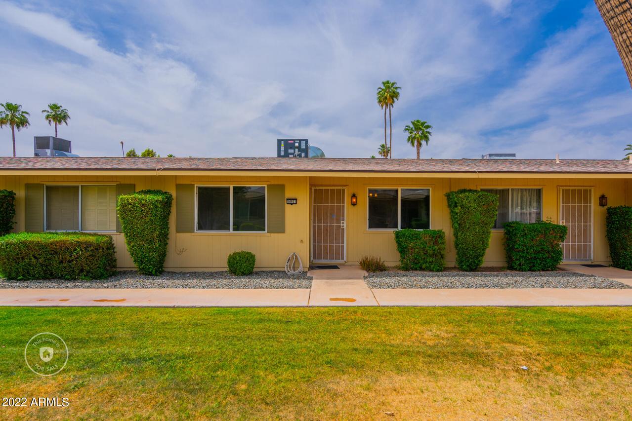 10921 W Santa Fe Dr., Sun City, AZ 85351