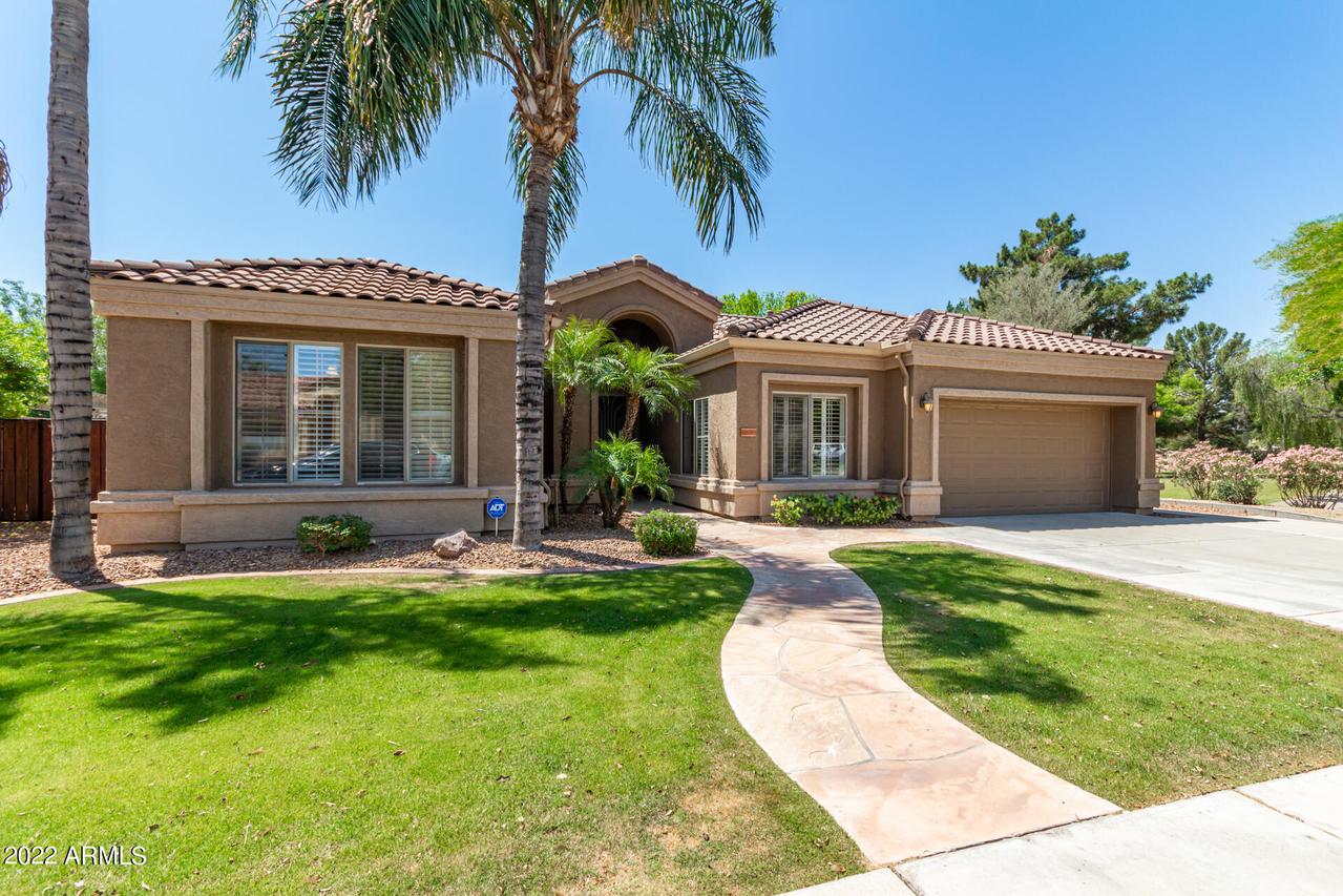 7239 W Aurora Dr., Glendale, AZ 85308