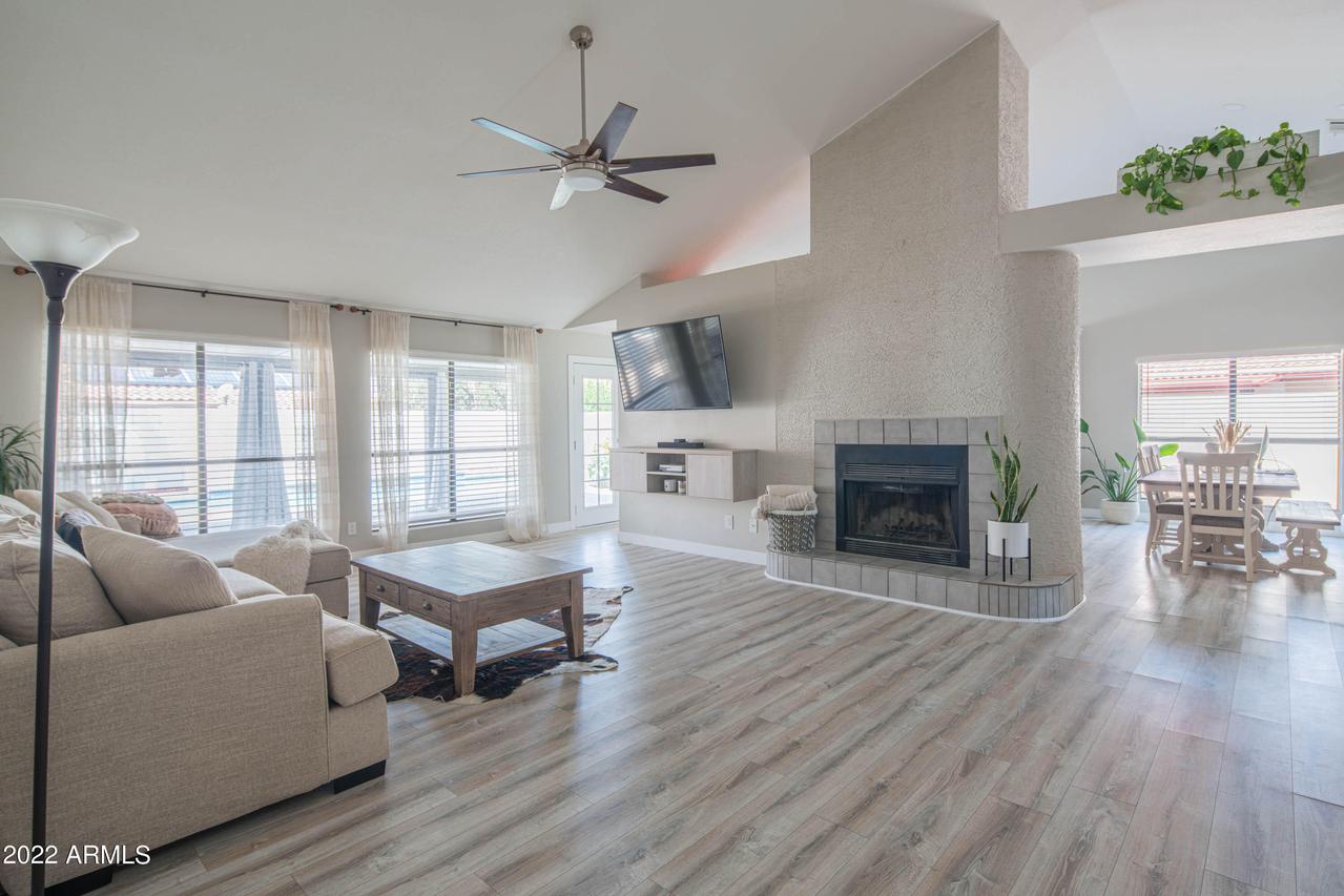 18654 N 71st Dr., Glendale, AZ 85308