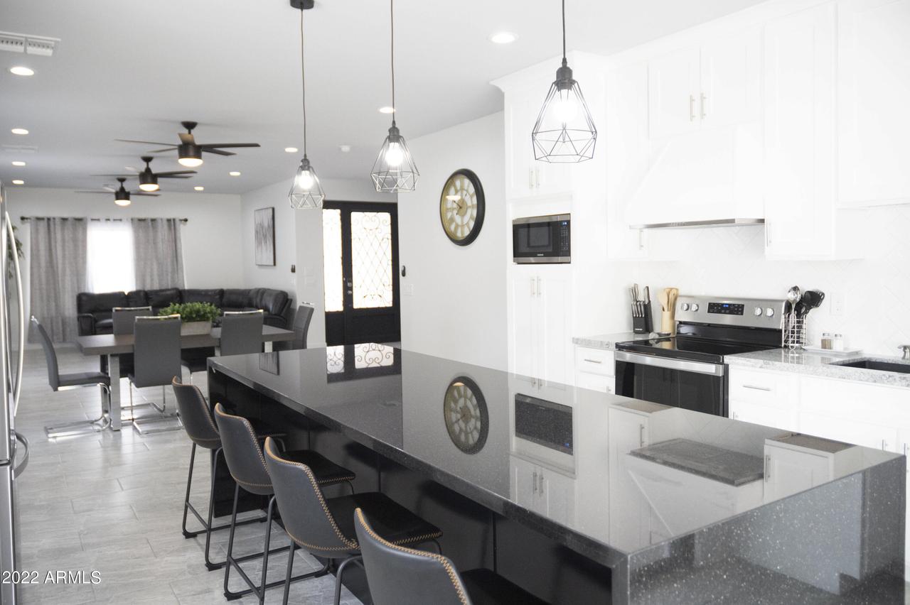 2723 W Orangewood Ave., Phoenix, AZ 85051