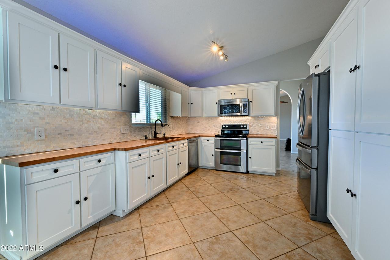 19247 N 30th Pl., Phoenix, AZ 85050