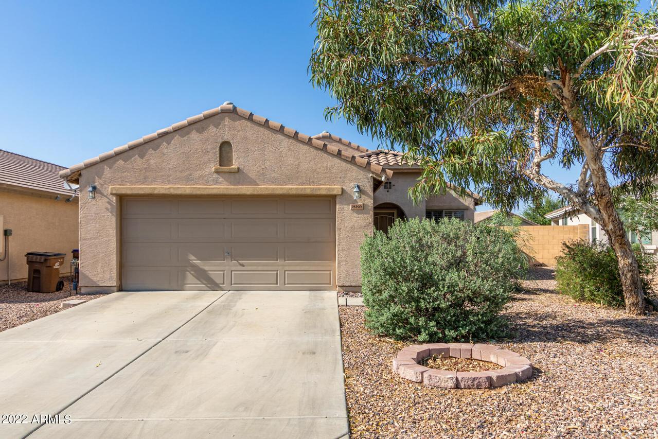 886 W Desert Hills Dr., San Tan Valley, AZ 85143