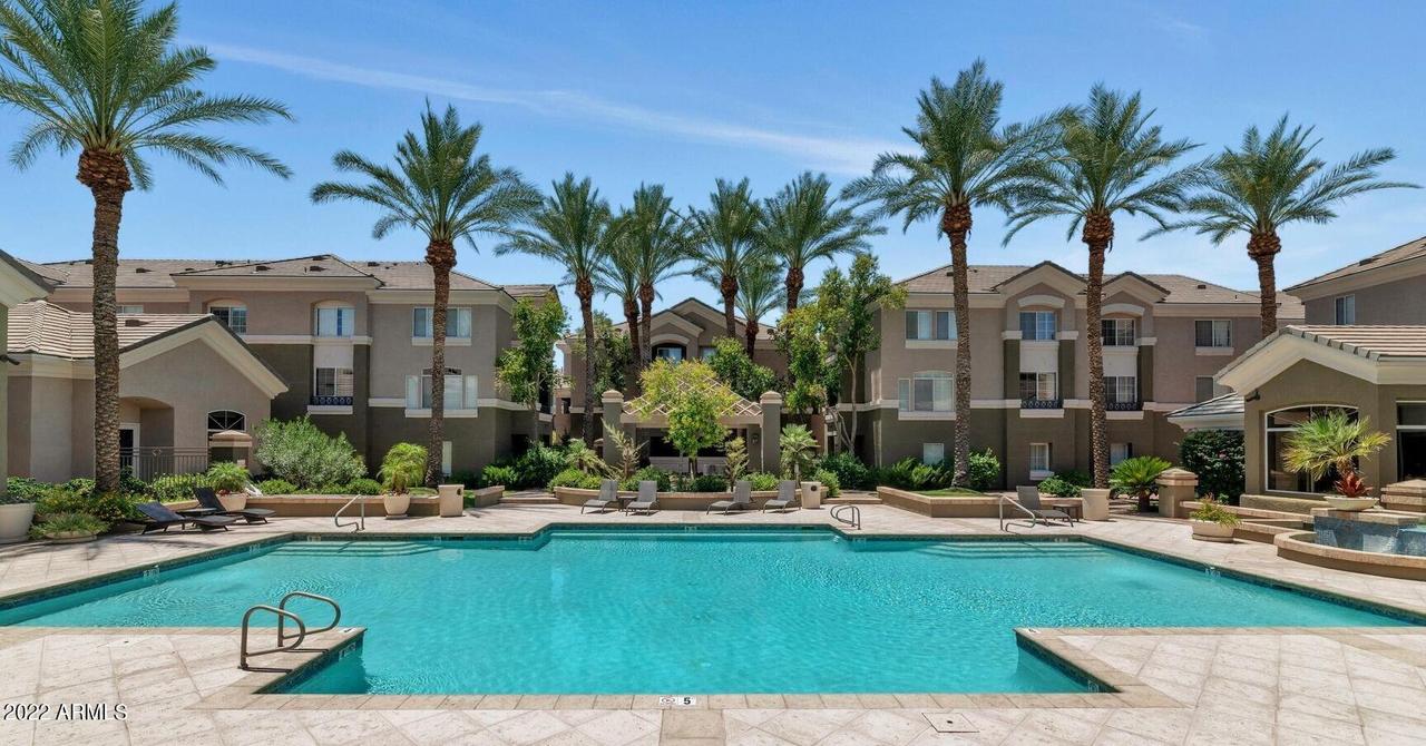 4455 E Paradise Village Pkwy. #1061, Phoenix, AZ 85032