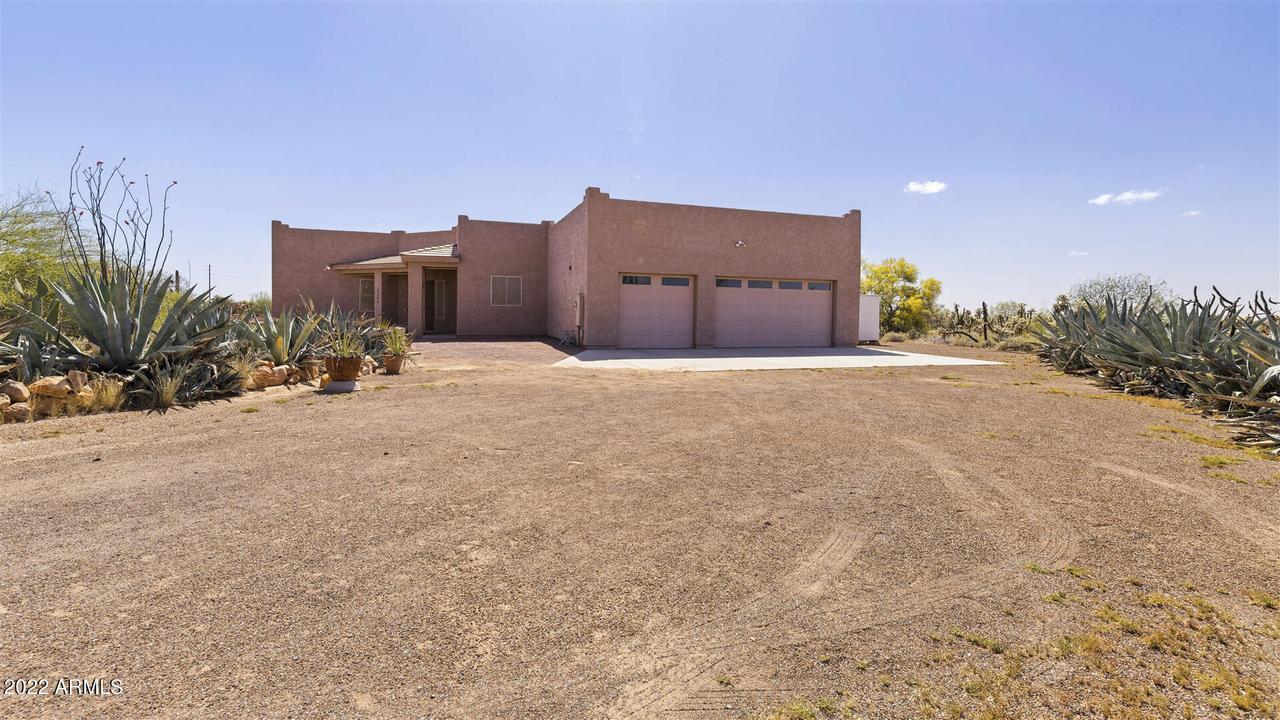7334 N Rancho Santa Fe Dr., Florence, AZ 85132
