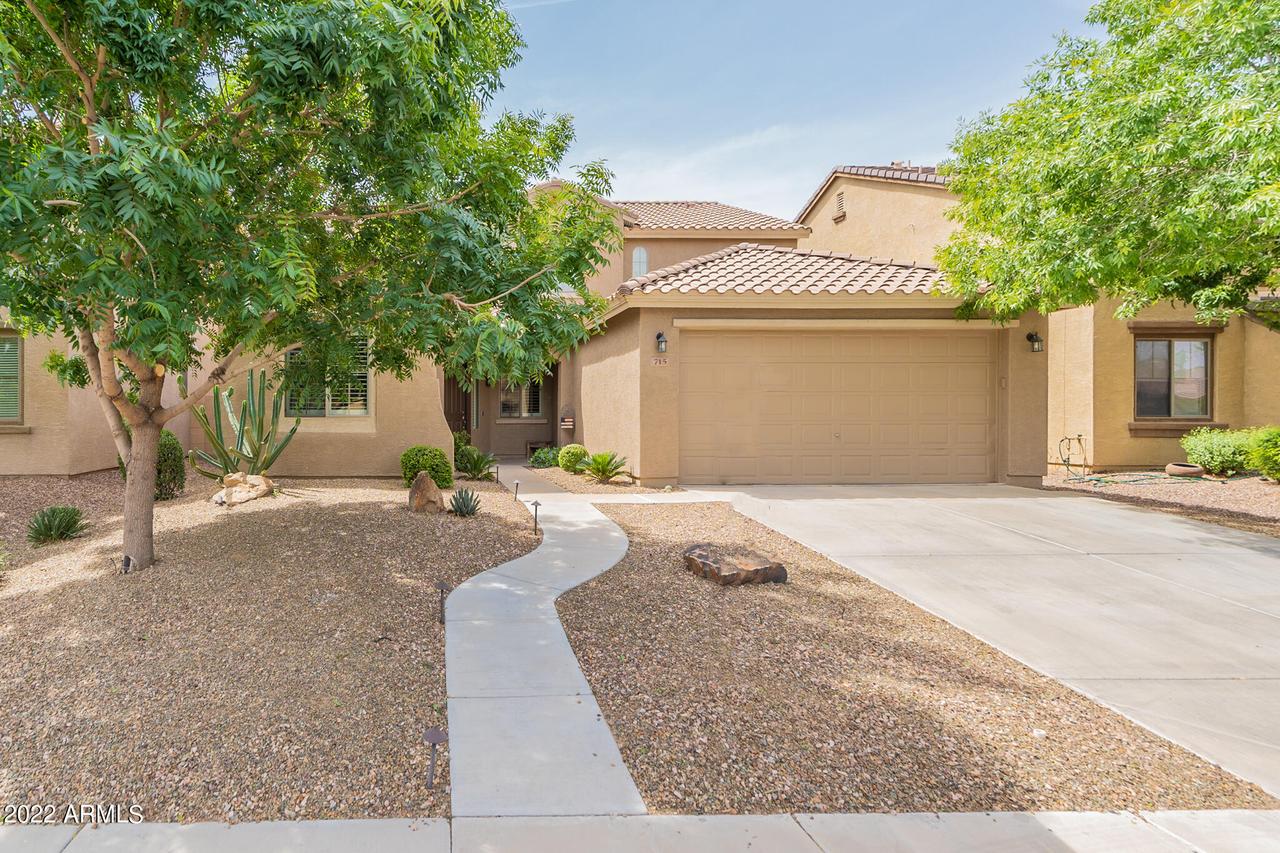 715 W Desert Seasons Dr., San Tan Valley, AZ 85143