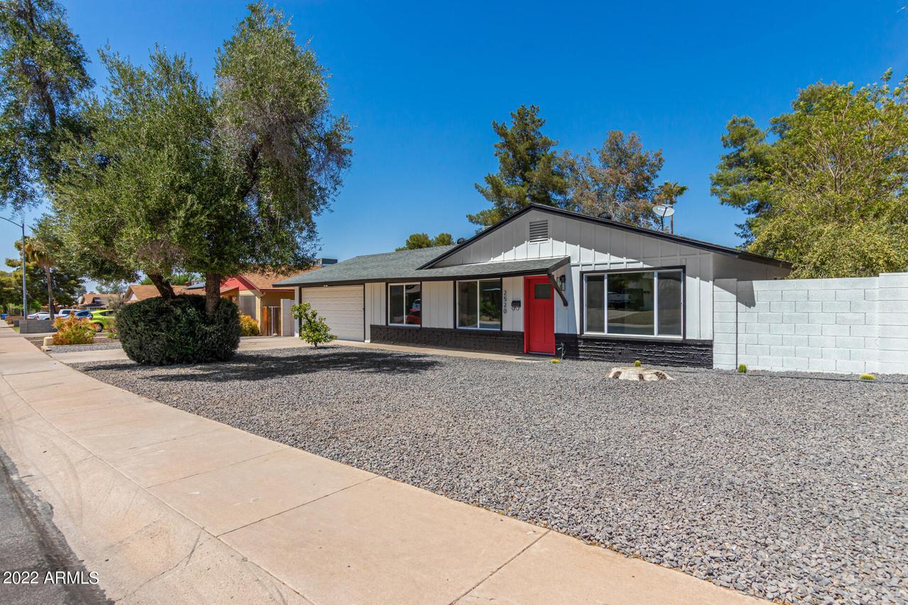 2520 E Vista Dr., Phoenix, AZ 85032