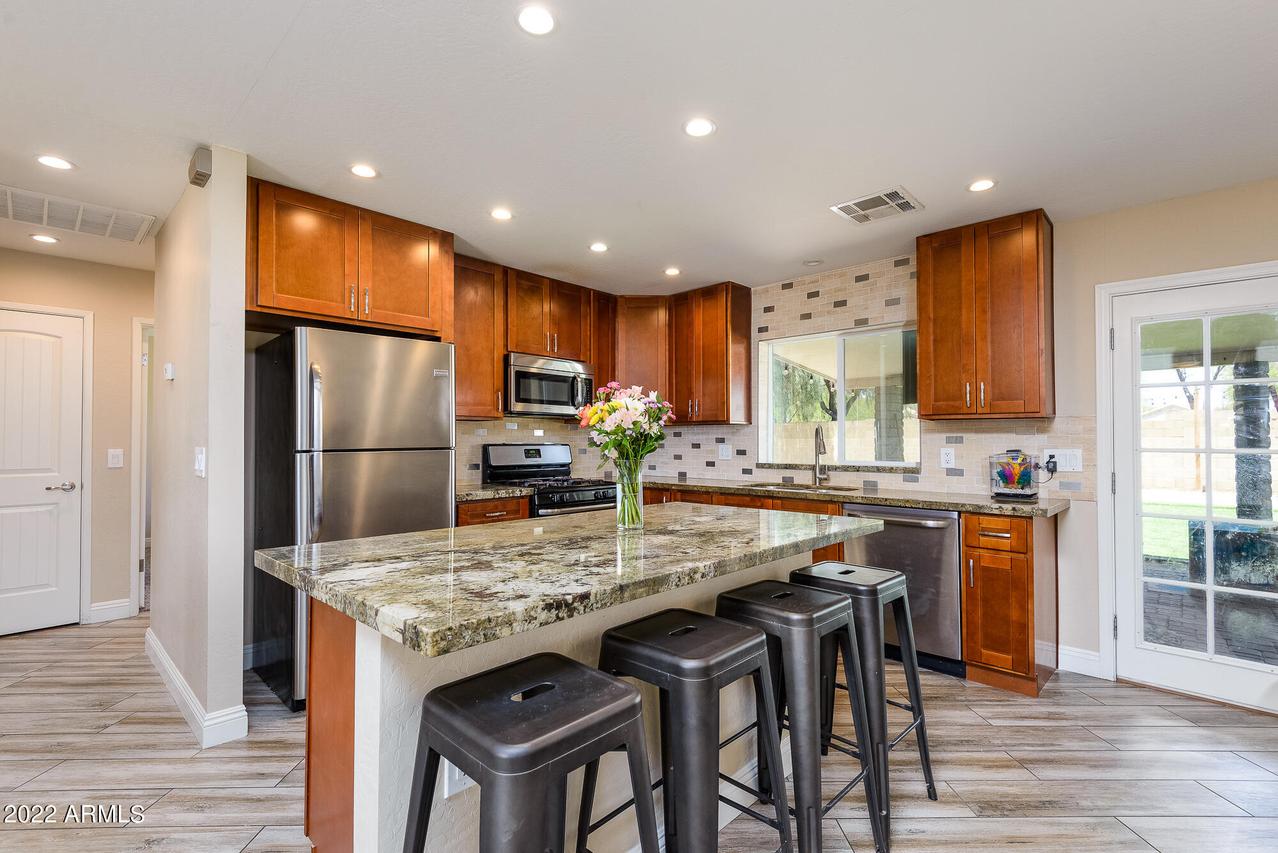 1716 W Villa Theresa Dr., Phoenix, AZ 85023