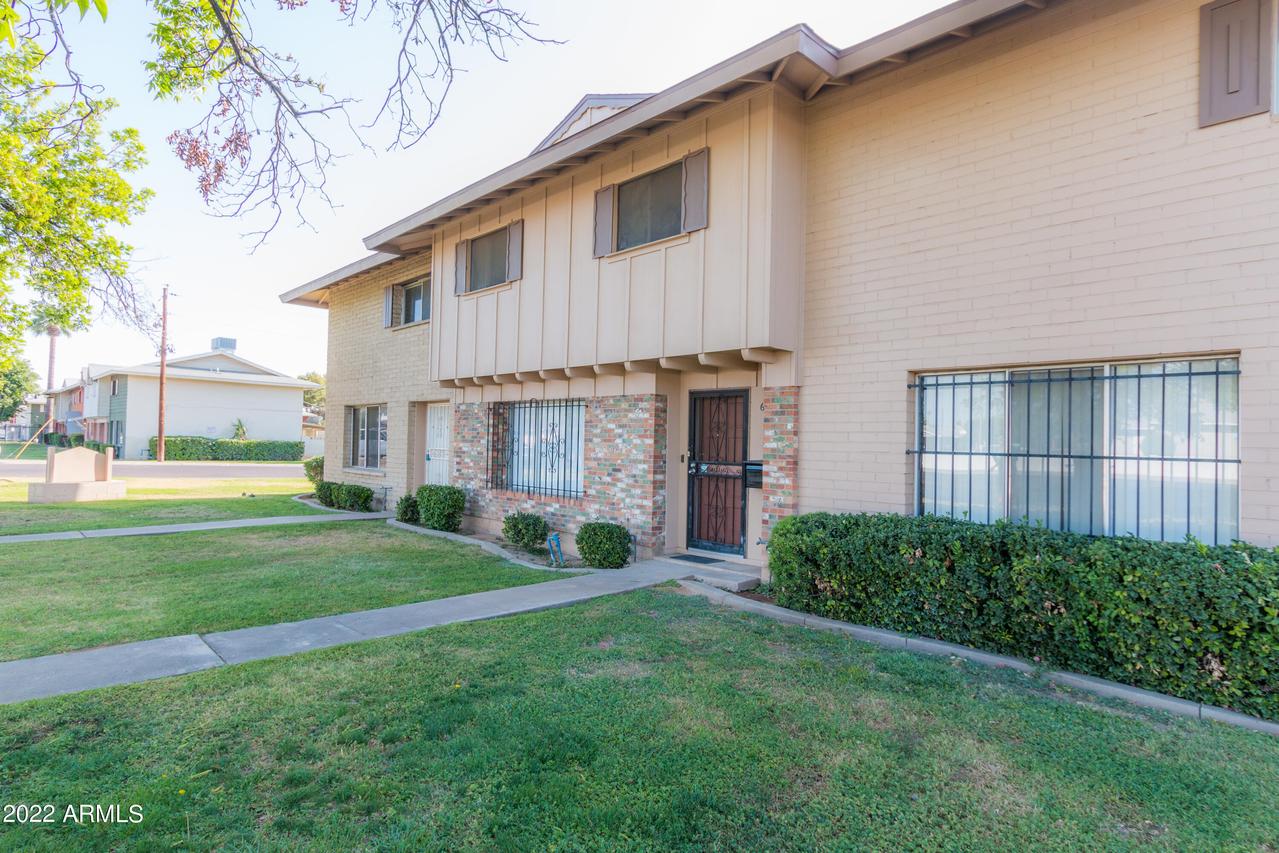 6704 N 43rd Ave., Glendale, AZ 85301