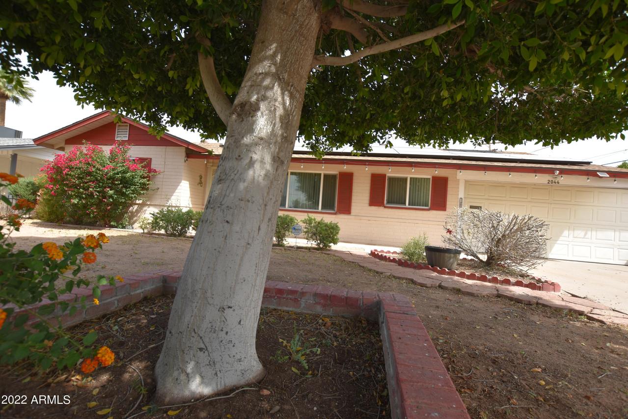 2044 E Monterey Way, Phoenix, AZ 85016