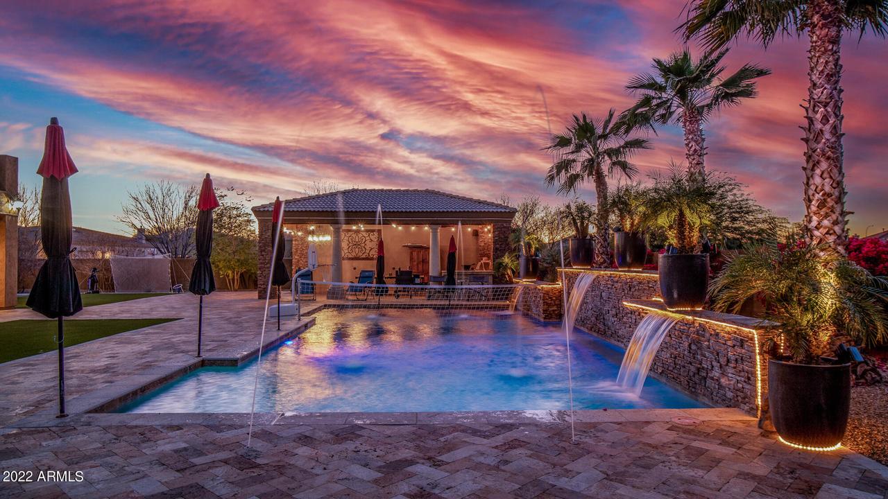 2806 E Desert Ln., Phoenix, AZ 85042