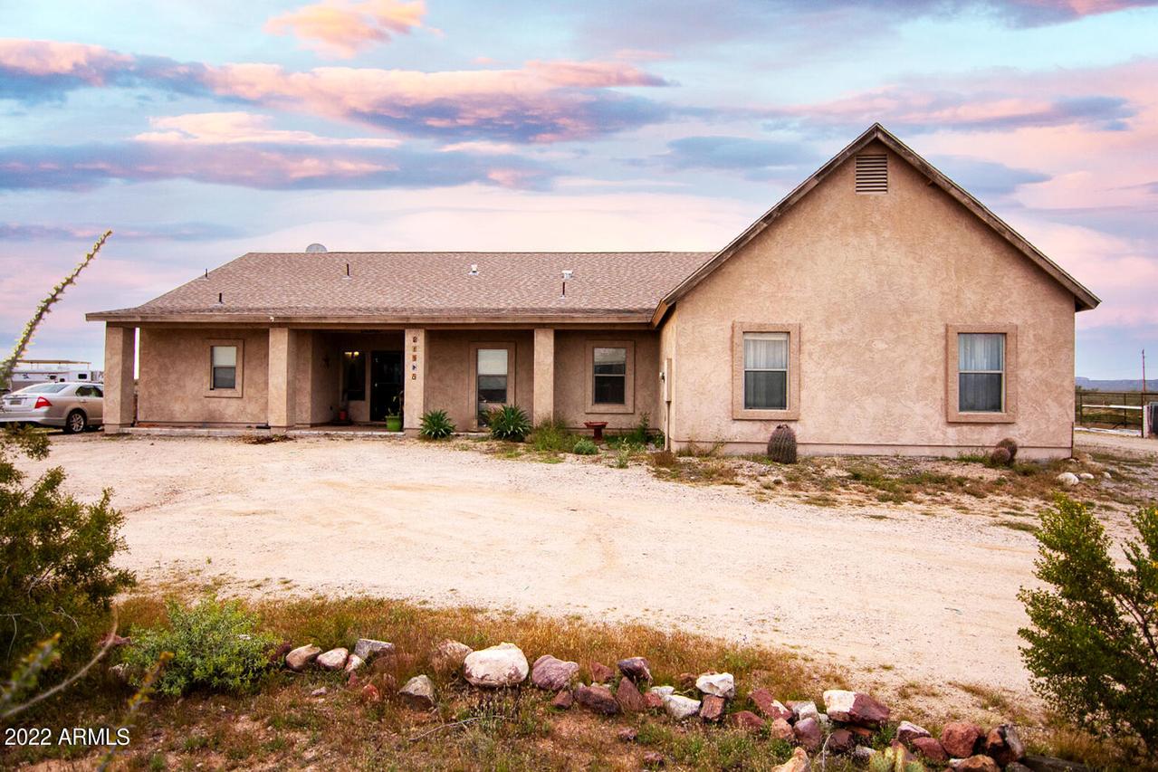 21118 W Chuckwagon Ln., Wittmann, AZ 85361