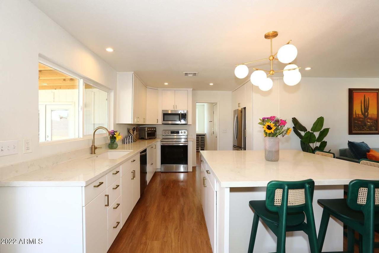 572 W La Donna Dr., Tempe, AZ 85283