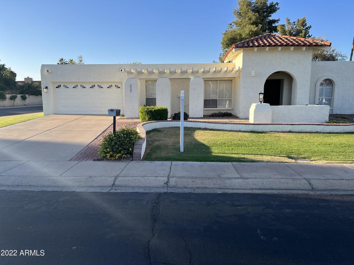 1902 E El Freda Rd., Tempe, AZ 85284