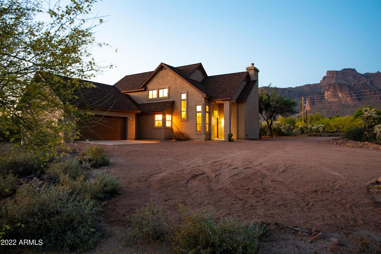 350 S Prospectors Rd., Apache Junction, AZ 85119