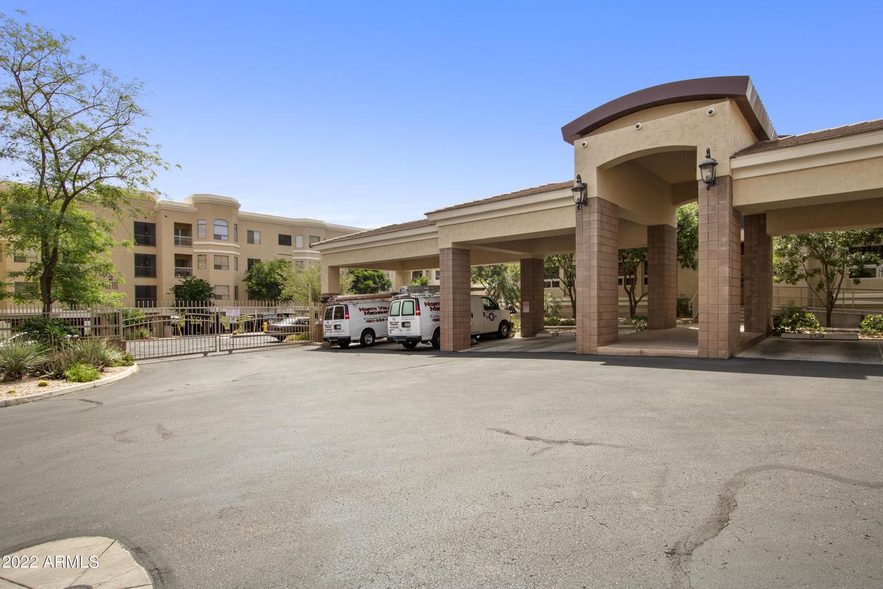 9820 N Central Ave. #332, Phoenix, AZ 85020